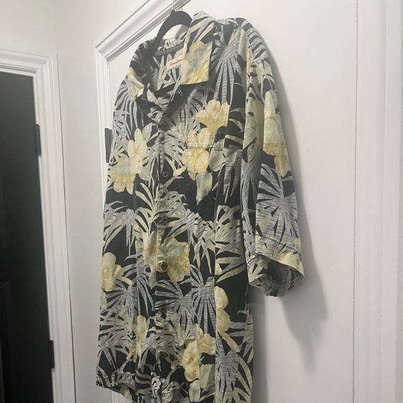 Tommy Bahama Hawaiian Shirt 🌺 - Picture 2 of 16